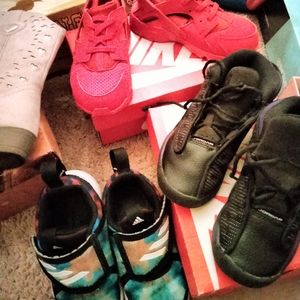 Toddlers girls athletic shoes/boots